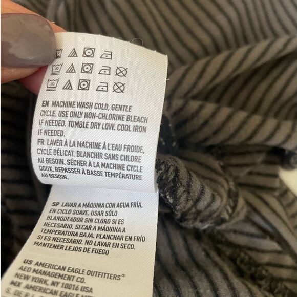 American Eagle Top Women S Gray Black Stripe Boat Neck 3/4‎ Sleeve Stretch Light - Picture 7 of 9